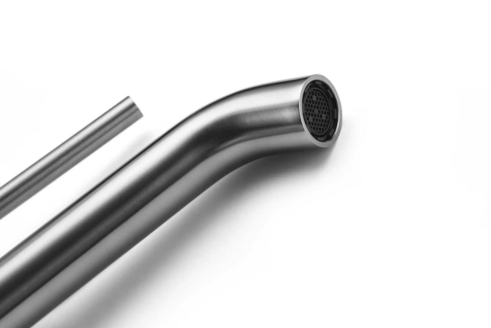 B1-HR03 basin faucet: outlet detail