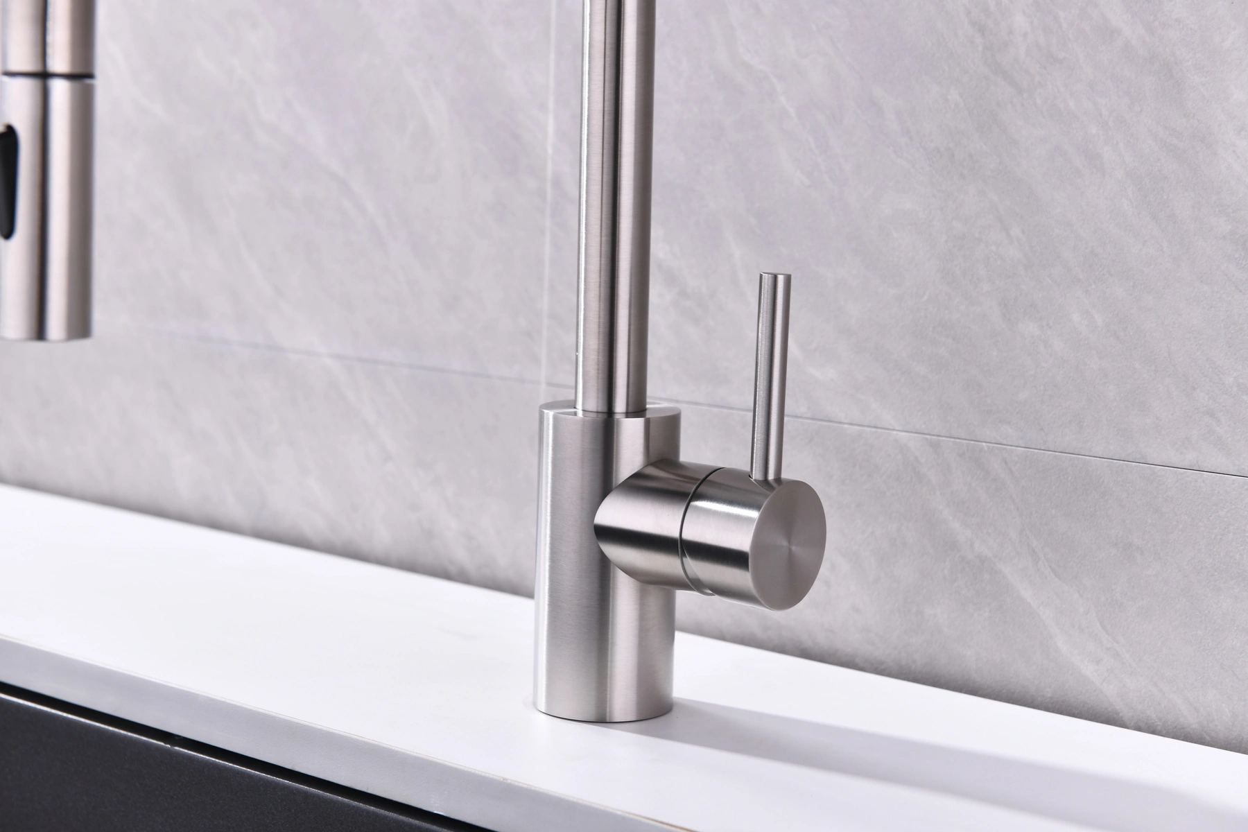 C2-EK192 kitchen faucet: control detail